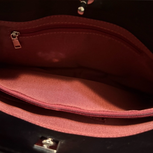 🆕 Inspired Chanel Black Quilted Women's Bag - Picture 2 of 3